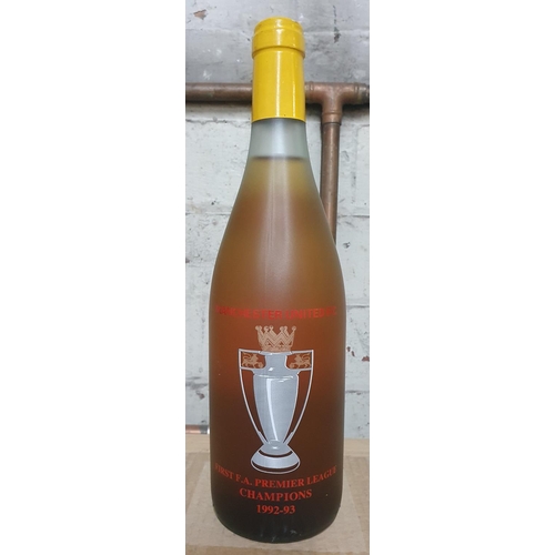 1029 - Rare Manchester United bottle of Chablis Premier Cru, Les Vaillons 1992 commemorating Manchester Uni... 