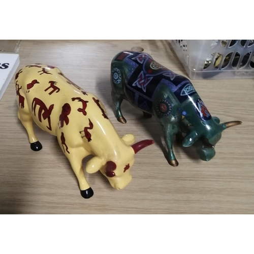 1128 - Two ceramic modernist Bulls (2)