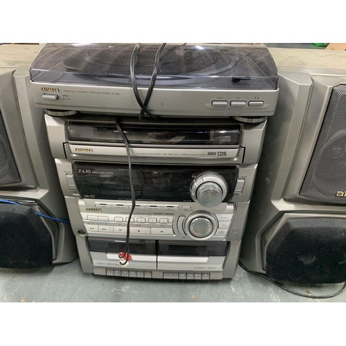 323 - Aiwa, Stereo System With Speakers