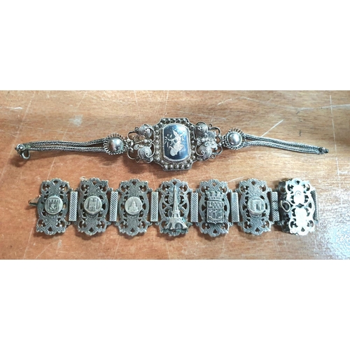 4 - Quantity of various British and foreign silver rings, pendants and bracelets (Qty),

Approx 74 grams... 