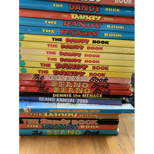 85 - 23 Dandy And Beano Annuals