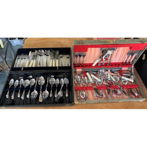 116 - 2 cased cutlery sets