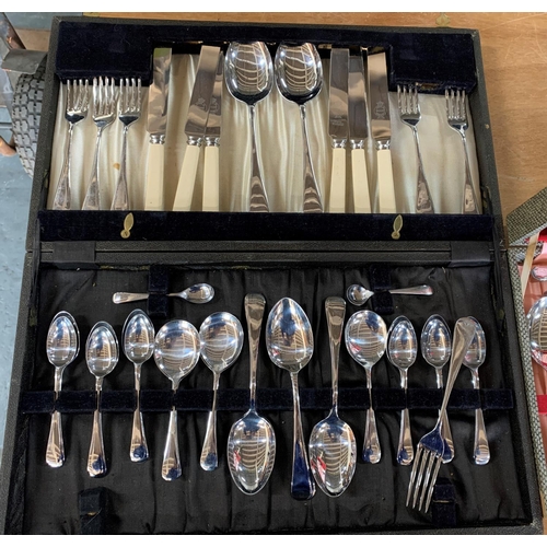 116 - 2 cased cutlery sets