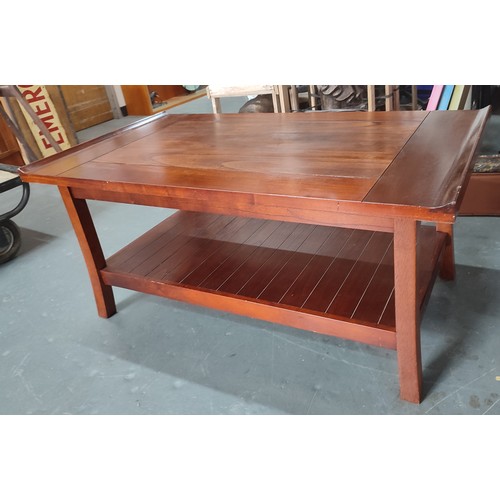 424 - French hardwood coffee table with shelf

L-110 x W-60 x H-50 cm