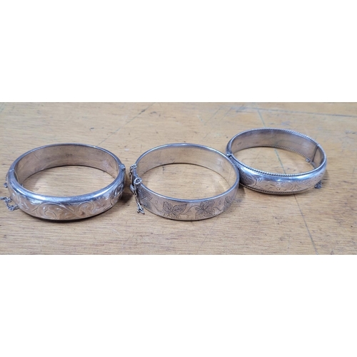 45 - Three Edwardian silver bangles (3)

82 grams
