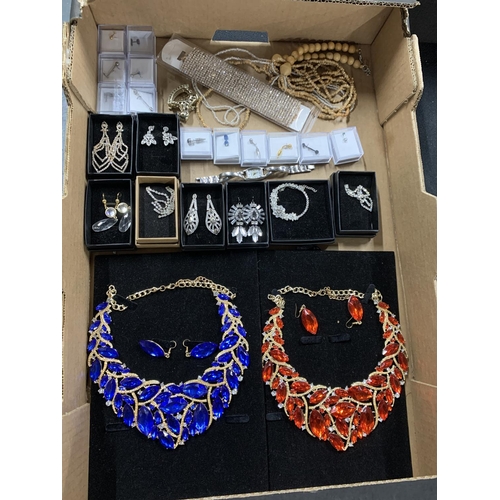 52 - Box of nice costume with blue and red sets