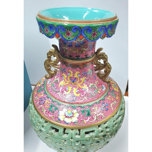 30 - Stunning 1960s or early 70s Chinese reticulated vase with blue & white inner vase, the pierced outer... 