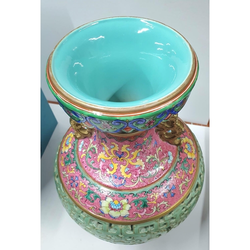 30 - Stunning 1960s or early 70s Chinese reticulated vase with blue & white inner vase, the pierced outer... 