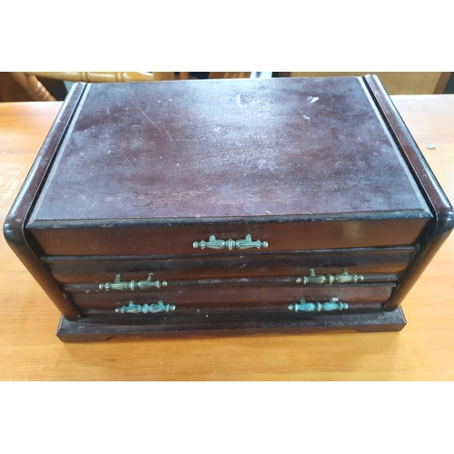 33 - Jewellery box with a large quantity of costume jewellery