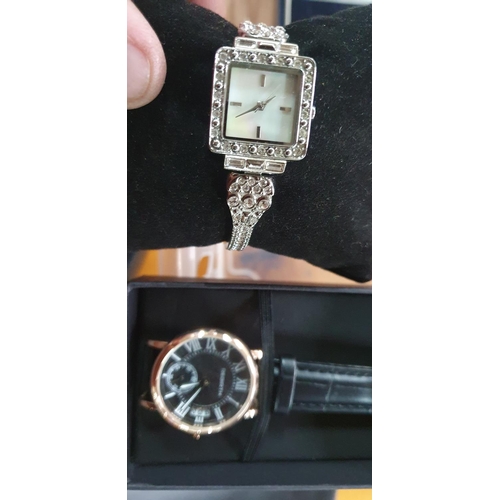 34 - Collection of costume jewellery and wristwatches etc (Qty)