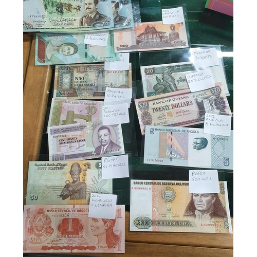 144 - Quantity of world banknotes (Qty)