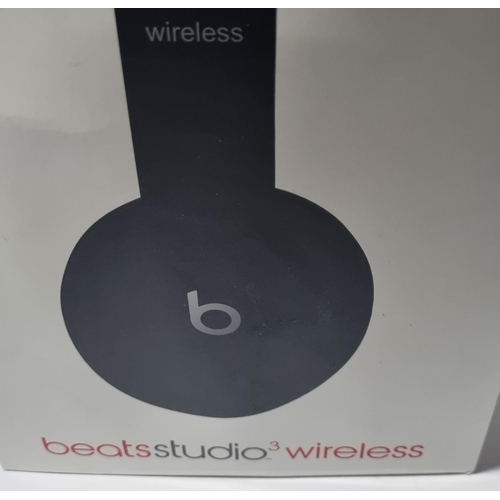 241 - Boxed Beats headphones