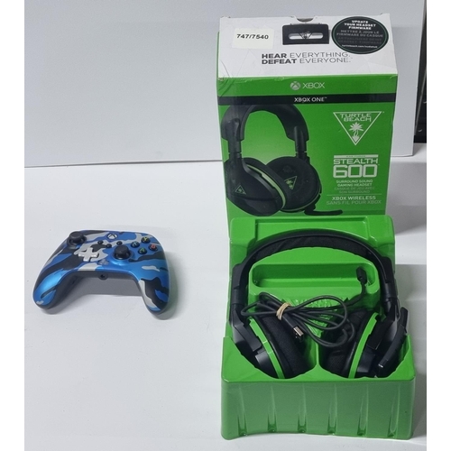 242 - Xbox Pad and Xbox turtle beach headset boxed (2)