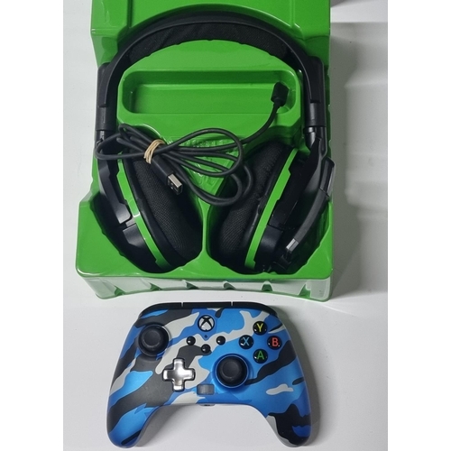 242 - Xbox Pad and Xbox turtle beach headset boxed (2)