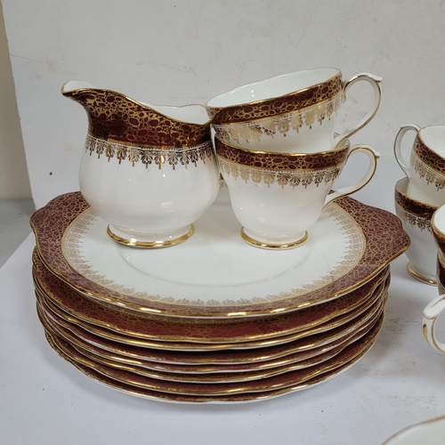 Set of Duchess dinnerware (Qty)