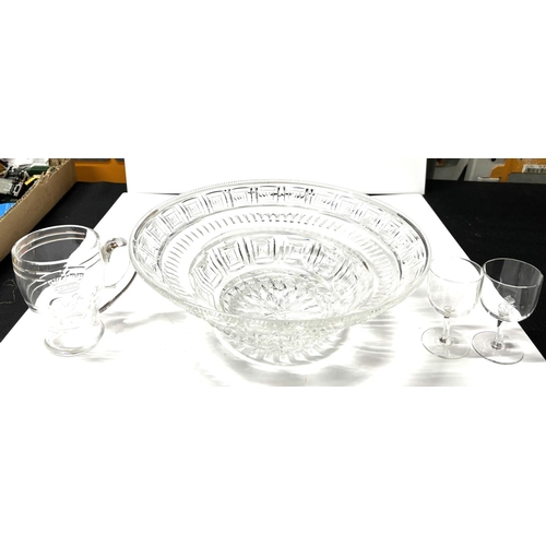 423 - Large Webb-Corbet crystal bowl dated 1930s with 2 Webb-Corbet glasses (3)