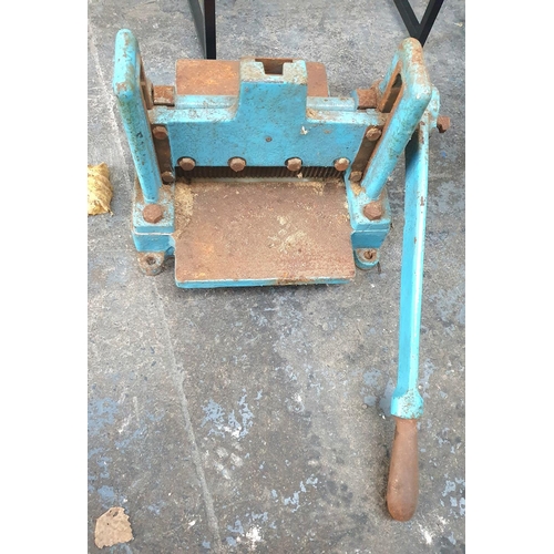 266 - Heavy duty industrial guillotine