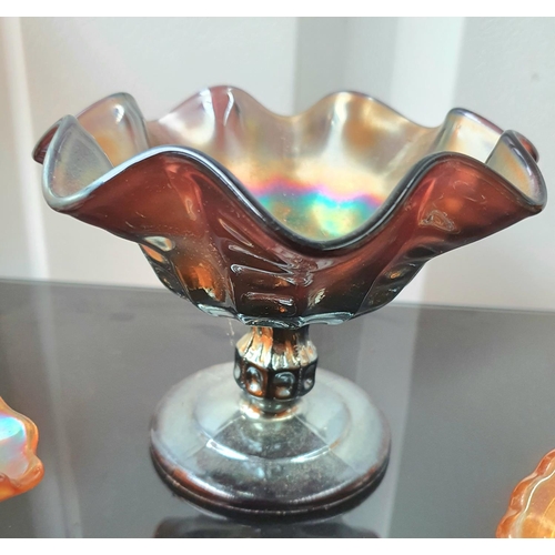 411 - Six pieces of coloured Carnival glass (6)