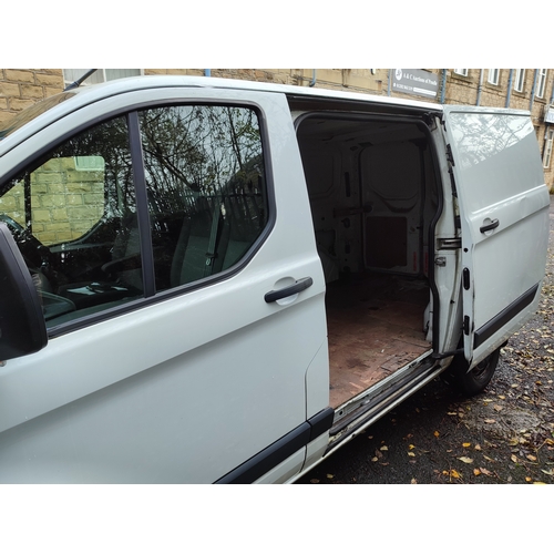 1 - Ford Transit Custom, White, 1.5L Diesel, shows 2.2L on logbook but has had a new engine with approx.... 