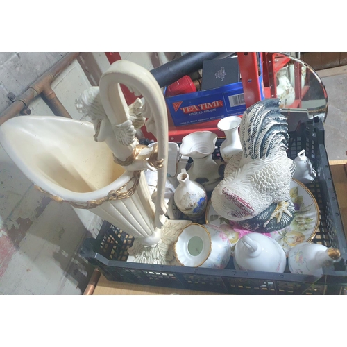 794 - Box of good quality ceramic ornaments and items including a ceramic Hen (Qty)