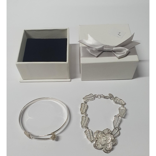 31 - Two ladies 925 silver bracelets in a presentation box