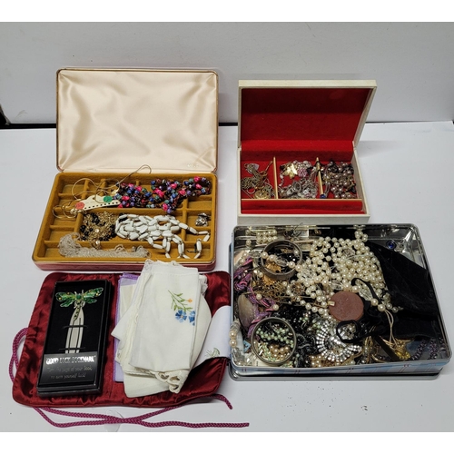 36 - Large quantity of ladies costume jewellery and jewellery boxes (Qty)