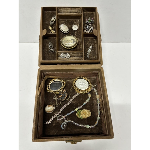 44 - Old jewellery box with antique and vintage jewellery including cameos