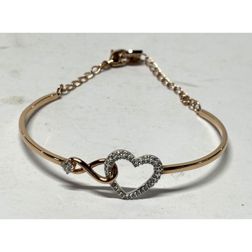 60 - Swarovski, Infinity bangle