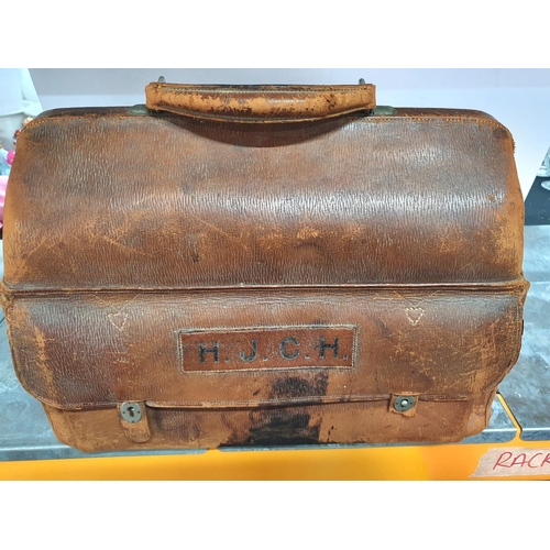 200 - Leather Gladstone bag made by H Greaves & Co c1920s complete with travel contents contained within t... 