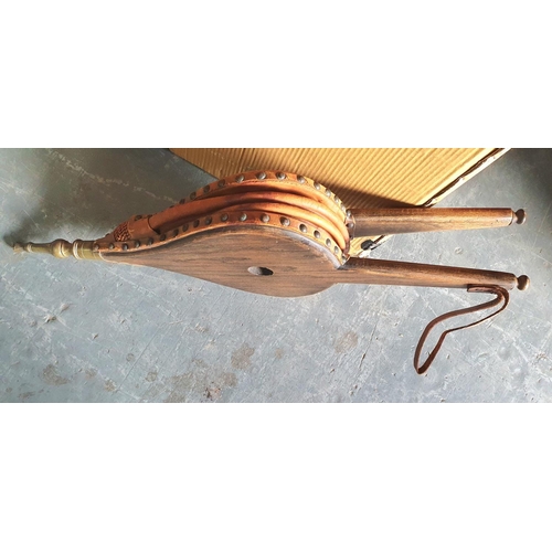 207 - Fine quality wooden and leather bellows, in full working order