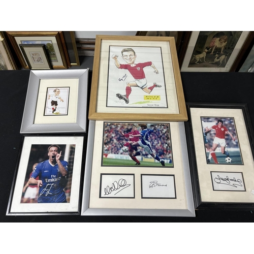 93 - Collection of five signed pictures of football players including Michael Owen, John Terry etc. (5)