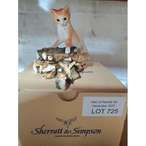 725 - Five boxed as new, Sherratt & Simpson cat figurines (5)