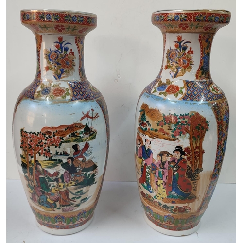 384 - Pair of large decorative Japanese vases (2)

46cm high each