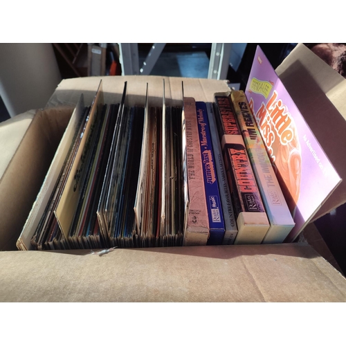 354 - Collection of LP's including Tom Jones, Don King, Perry Como, Jim Reeves, Gene Pitney etc. together ... 