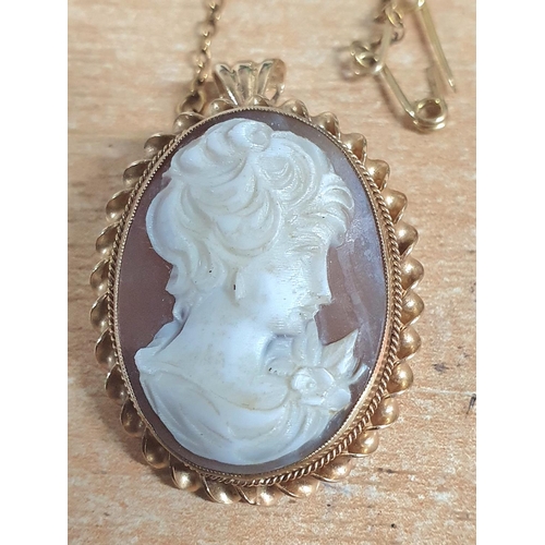 32 - Cameo brooch set in 9ct Birmingham hallmarked yellow gold,

6.8 grams gross