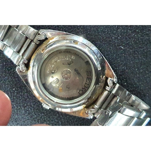 87 - Seiko automatic gents wrist watch with stainless steel strap