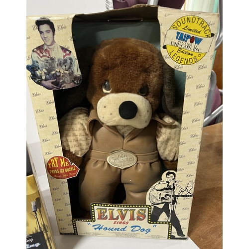 214 - Elvis singing soft toys (3)