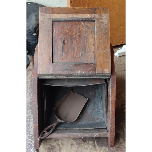 409A - Coal scuttle with metal inner liner and shovel