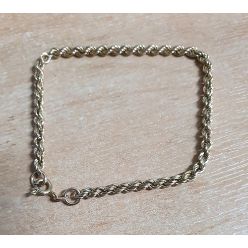 40 - 9ct yellow gold rope bracelet,

1.8 grams           18cm long