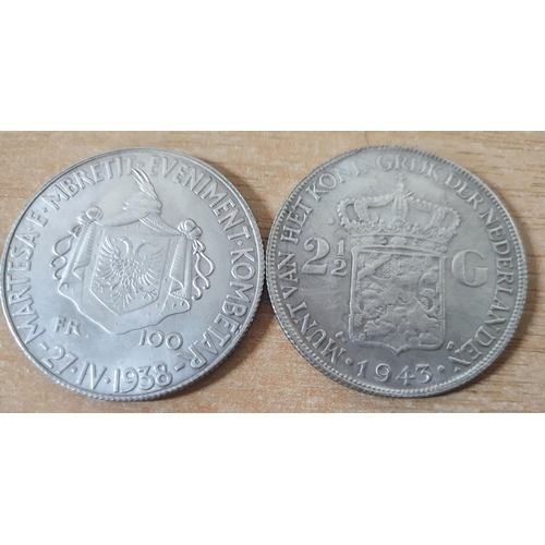 662 - Two large old Dutch & Albanian silver coloured coins, both weighing 17.8 grams - Replicas (2)