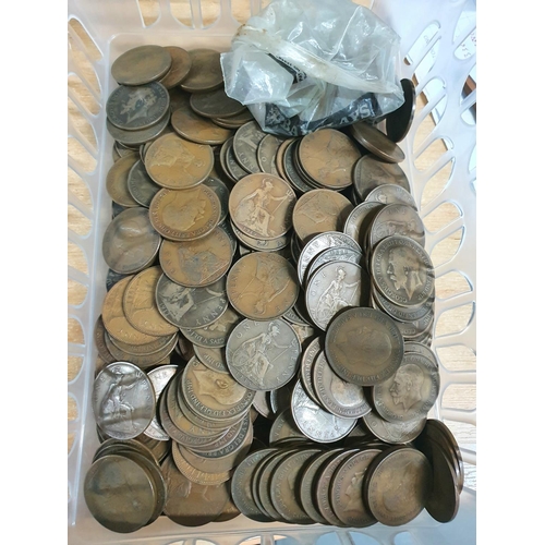 668 - Large quantity of GB 20thC 1d coins together with a bag of 20thC 1/2d GB coins, approx 3.35 kilos

B... 