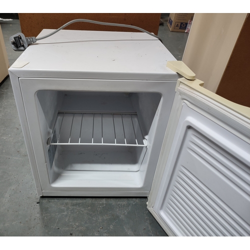 299 - Table-top freezer