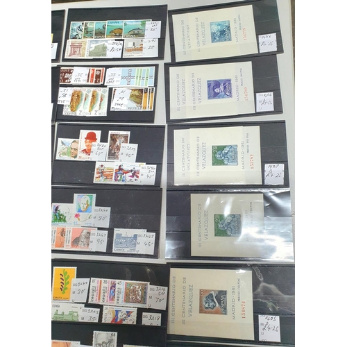 889 - Huge quantity of 20thC mint unmounted Spanish stamp sets & mini sheets (Qty)