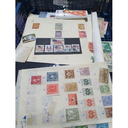 891 - Quantity of mixed, unexamined stamps (Qty)