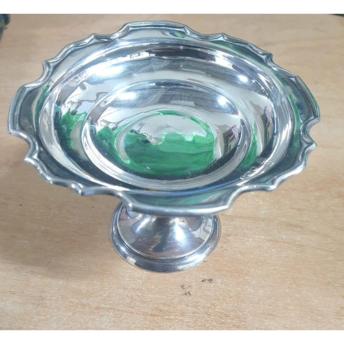 18 - Sheffield 1922 silver pedestal dish,

52 grams