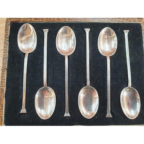 25 - Cased set of 6 Sheffield 1924 silver hobnail coffee spoons