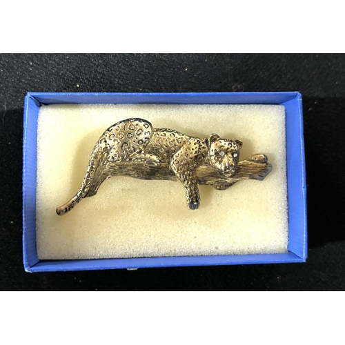 68 - Yellow Metal Leopard Brooch