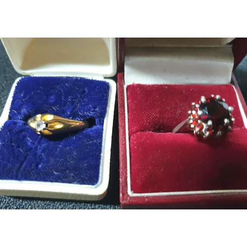 57 - Small collection of antique costume jewellery to include 2 boxed rings and 6 brooches (8)