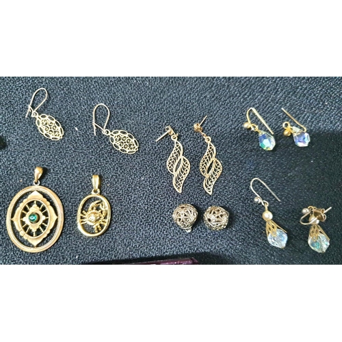 59 - Quantity of vintage and more modern costume jewellery together with two enameled necklace clocks (Qt... 