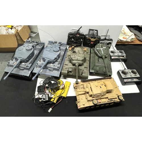 119 - 5 Model Tanks with remote controls